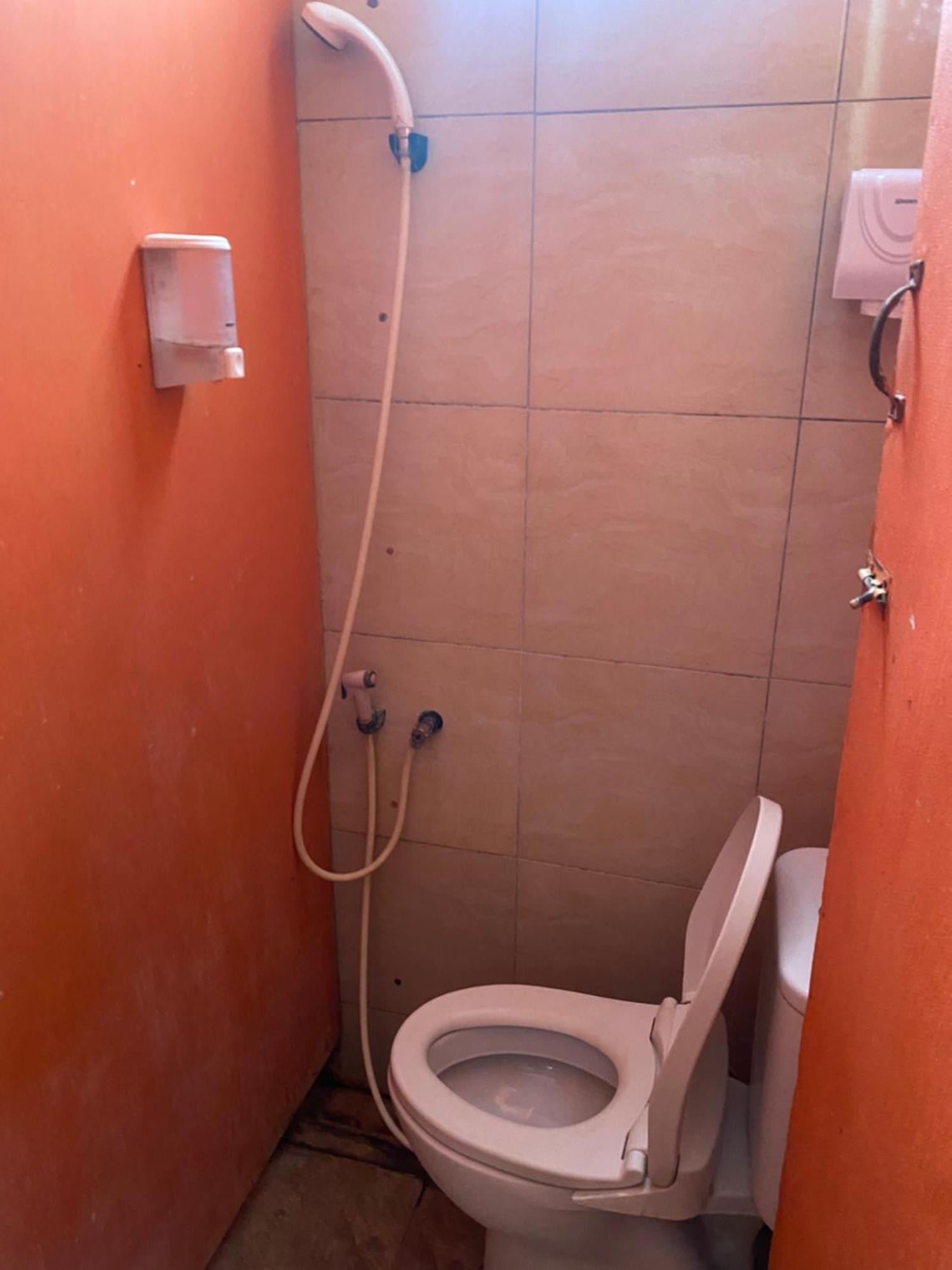 Cempaka Hostel Лабуан Баджо Екстериор снимка